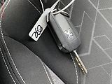 Peugeot 2008 (2018) 1.2 PT, ČR, Allure, park. - náhled 17