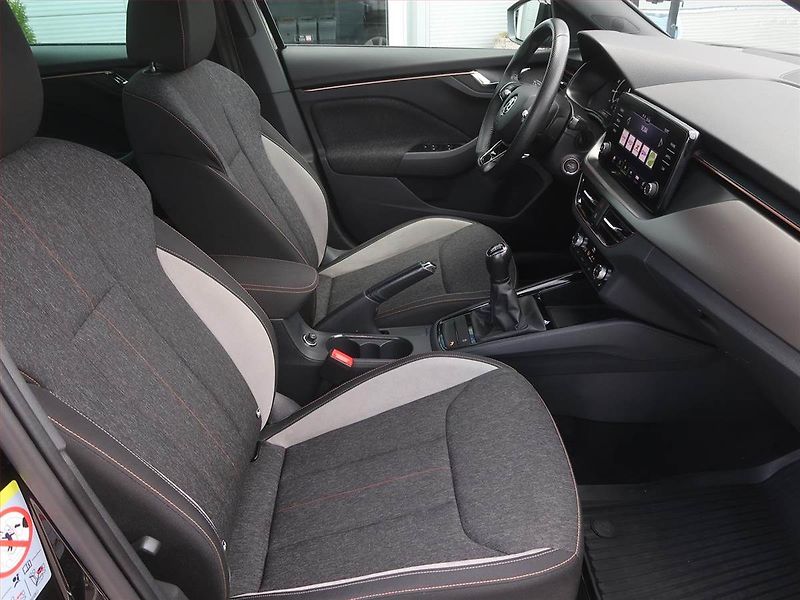 Škoda Kamiq (2023) Style 1.0 TSI, Serv.kniha - fotka 9 z 16
