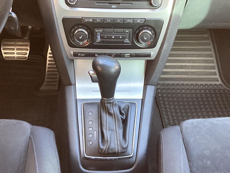 Škoda Octavia (2011) 2.0 TDi Scout bez koroze - fotka 12 z 22
