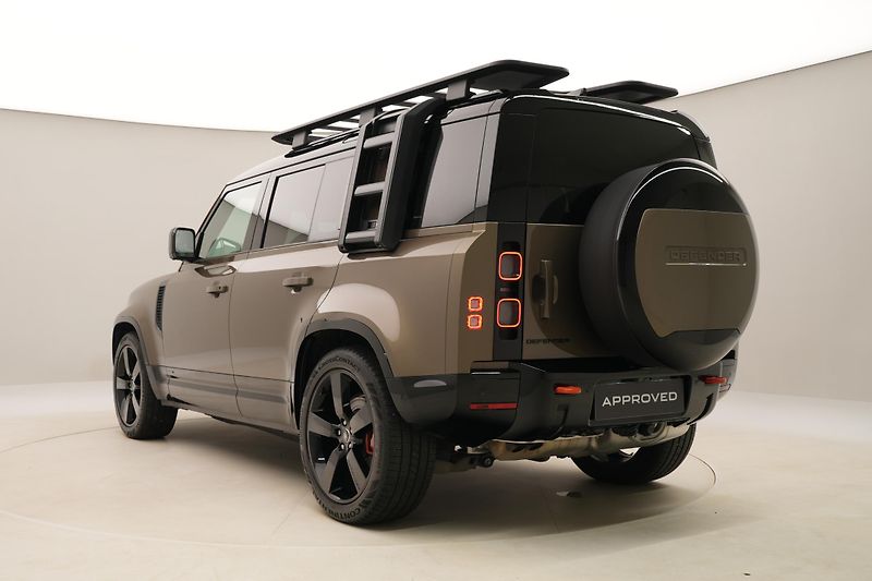 Land Rover Defender 110 D300 X-DYNAMIC AWD AUT CZ - fotka 10 z 49