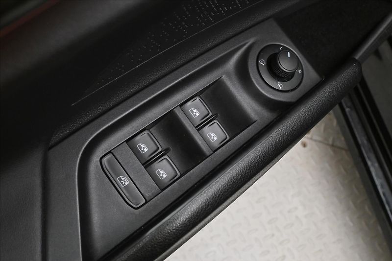 Škoda Enyaq iV60 132 kW SportLINE Záruka a - fotka 25 z 30