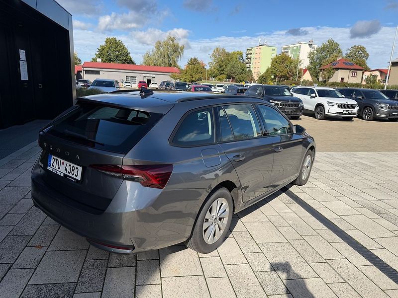 Škoda Octavia Selection  2,0TDI 85kW Matrix - fotka 2 z 17