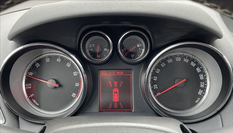 Opel Mokka 1,4 i,Turbo,103kW,4x4,serv.kn. - fotka 15 z 25