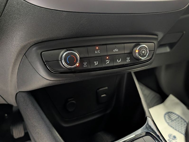 Opel Crossland X 1.2 T - fotka 15 z 26