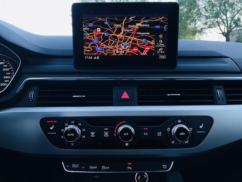Audi A5 2.0TDI 140KW 4x4 AUT VÝHŘEV - fotka 37 z 49