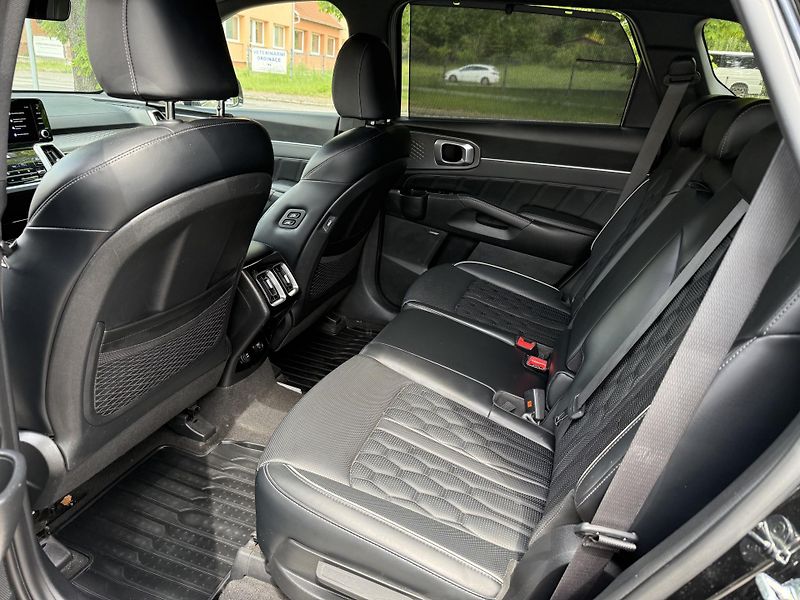 Kia Sorento 2.2 CRDi 142kw TOP 4x4 - fotka 4 z 10