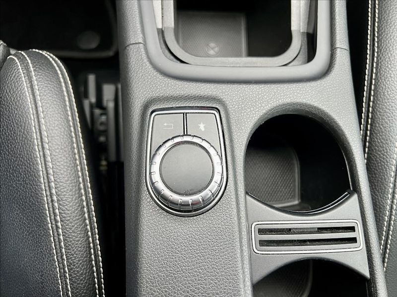 Mercedes-Benz Třídy A 180 d Sport automat - fotka 37 z 45