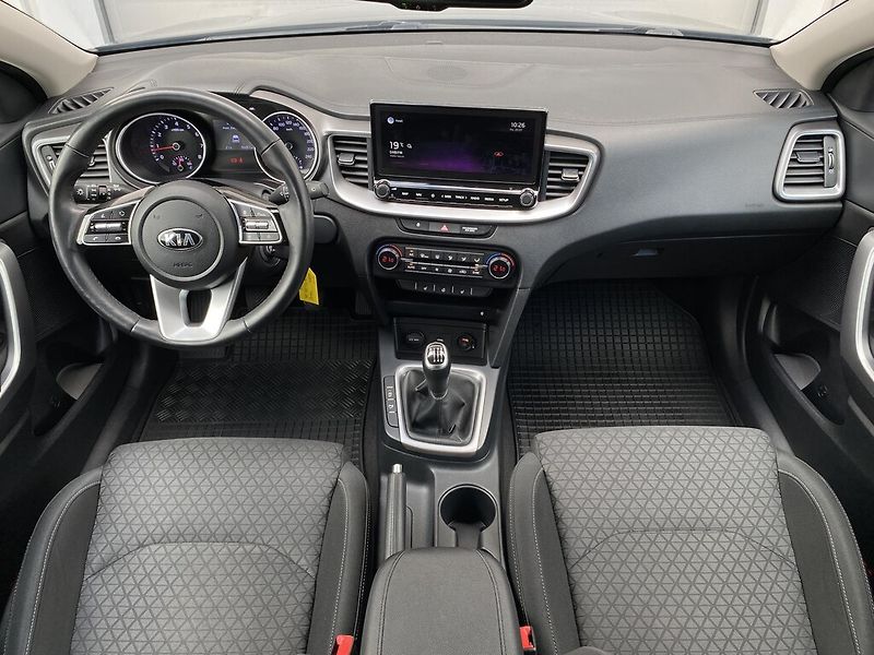 Kia Ceed 1,5 T-GDi 117,5 kW TOP - fotka 10 z 24