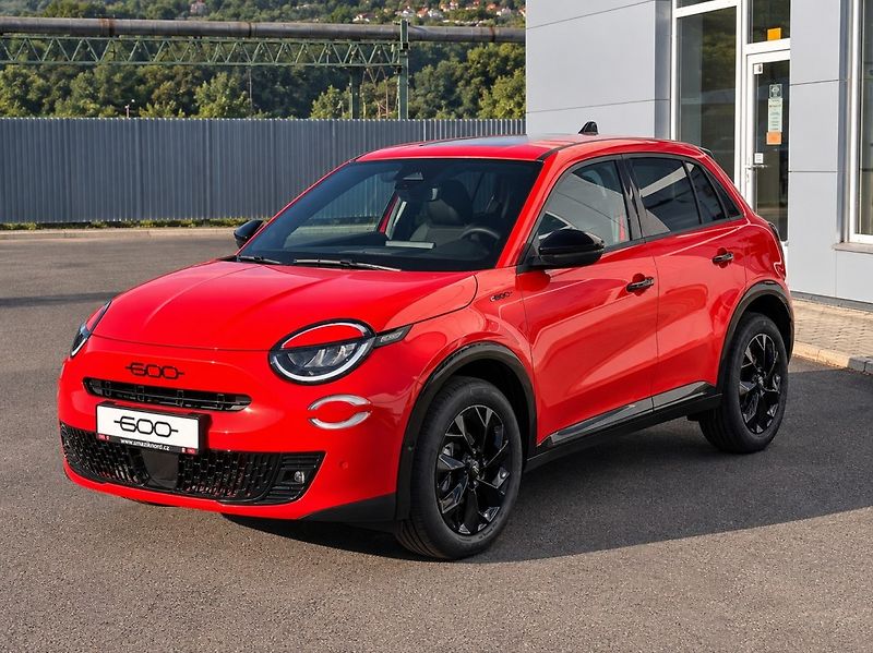 Fiat 600 (2026) 1,2 T (100k) SPORT 6MT - fotka 3 z 32