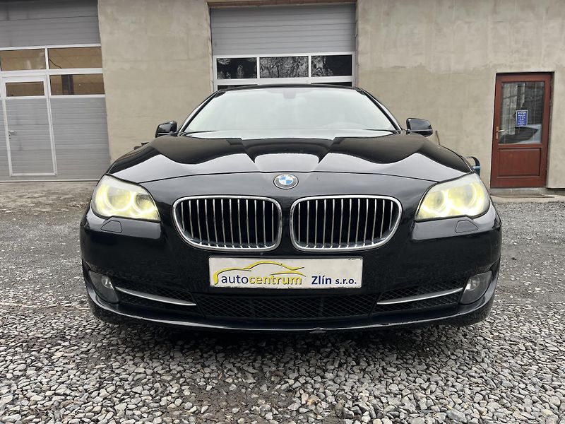 BMW Řada 5 (2014) 2,0D 135Kw NAVI,SV.KŮŽE,XENON - fotka 2 z 17