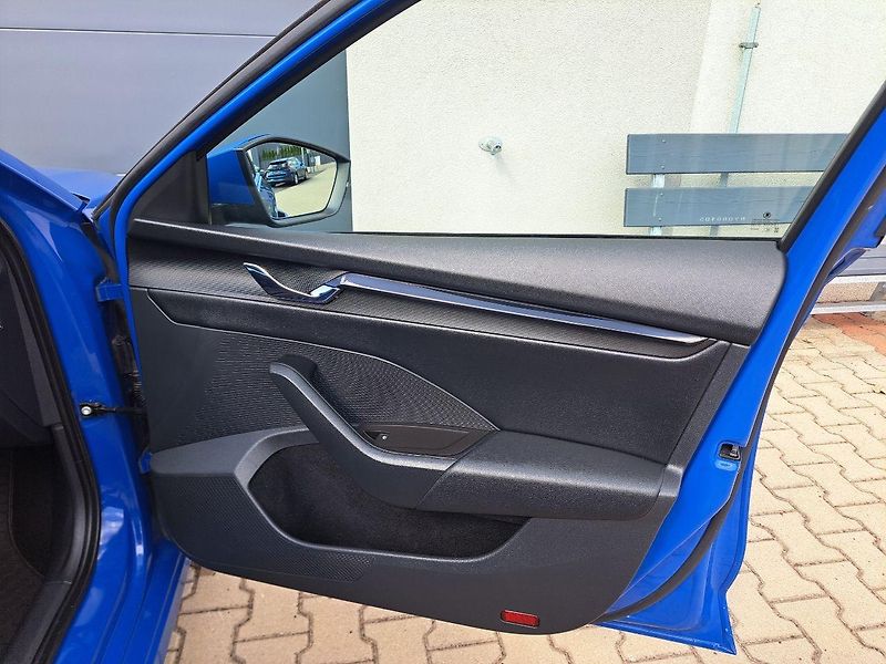 Škoda Octavia (2022) 1.0 TSI MHEV e-TEC, ZÁRUKA - fotka 19 z 34