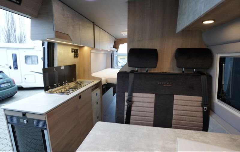 Robeta (2026) Womondo Lifestyle 636 - fotka 12 z 24