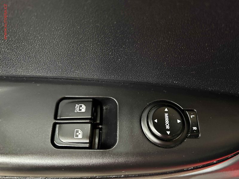 Hyundai i20 (2009) 1.2i, ČR, STK4/28 - fotka 11 z 16