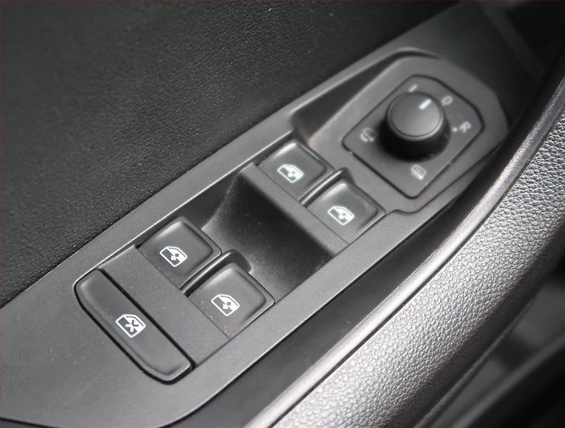 Škoda Karoq (2022) Ambition Plus 1.5 TSI - fotka 12 z 13