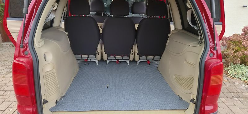 Seat Alhambra (2009) - fotka 18 z 24