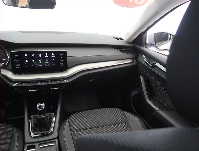 Škoda Octavia (2023) Ambition 2.0 TDI, ČR,1.maj - fotka 8 z 25