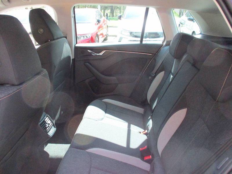 Škoda Kamiq Top Selection 1,0TSI 85kW DSG/ - fotka 13 z 14
