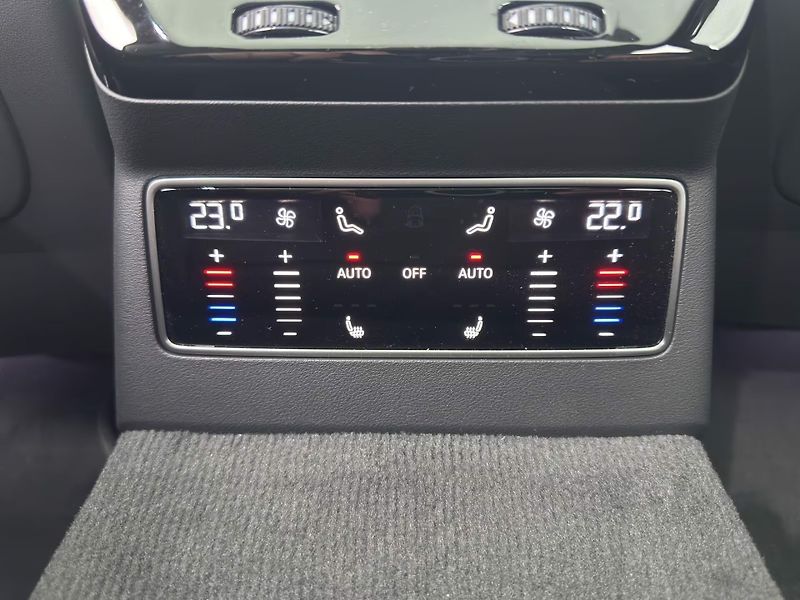 Audi A6 TDI q S-Line Vzduch Pano HuD T - fotka 18 z 21