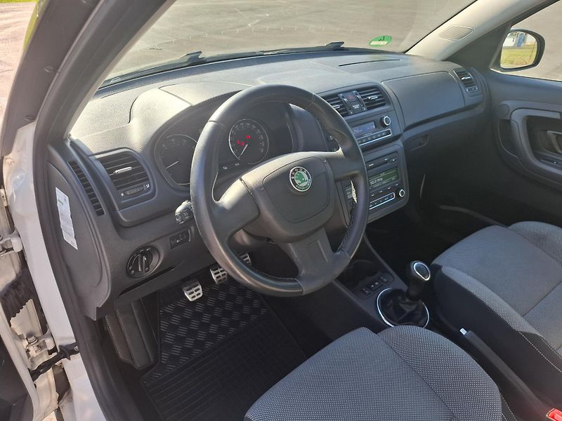 Škoda Roomster (2012) edice SCOUT 1.2TSi 63kW,klima - fotka 9 z 19