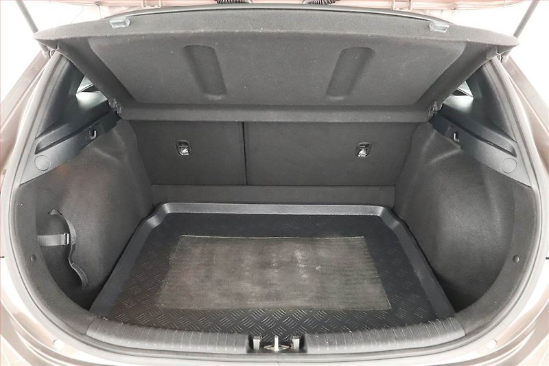 Kia Ceed (2020) 1.4 CVVT, Tempomat - fotka 15 z 16
