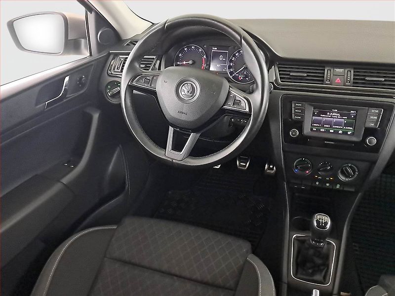 Škoda Rapid (2016) Spaceback 1.2 TSI - fotka 7 z 17