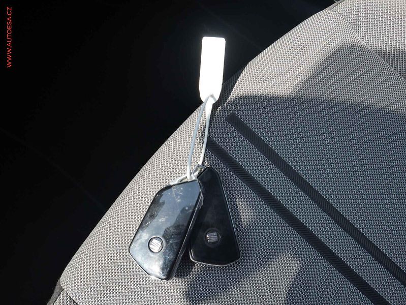 Seat Leon (2022) 1.5TSi, 1.maj,ČR - fotka 15 z 15