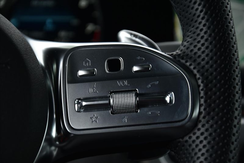 Mercedes-Benz Třídy G 63 AMG MANUFAKTUR ZÁRUKA ČR - fotka 18 z 32