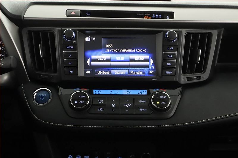 Toyota RAV4 (2017) 2.5 Hybrid - fotka 9 z 21