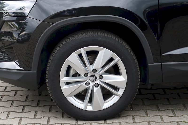 Škoda Karoq (2025) Top Selection 1.5 TSI 110 kW D - fotka 8 z 28