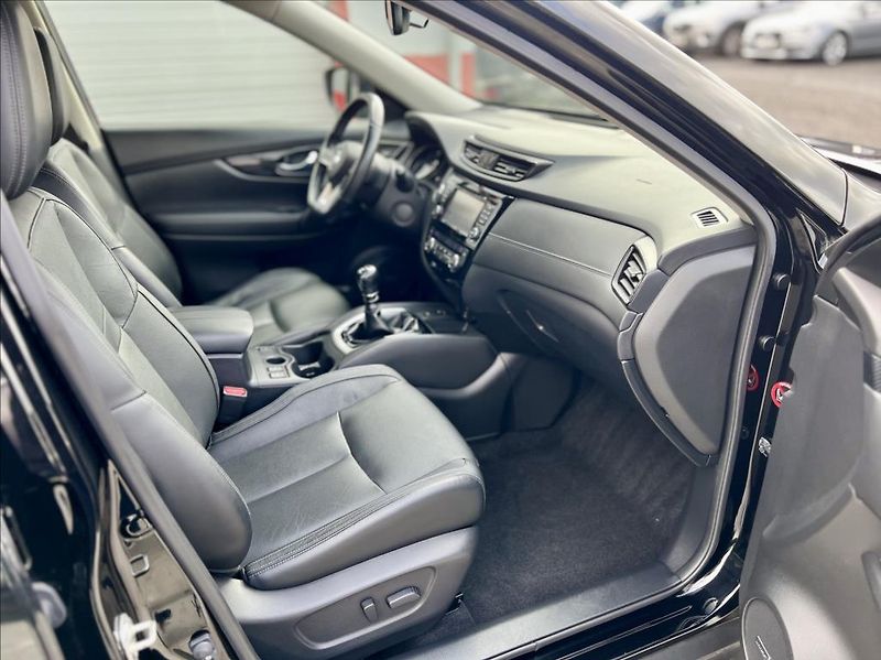 Nissan X-Trail 1,7 dCi N-TEC / panorama kůže - fotka 21 z 48