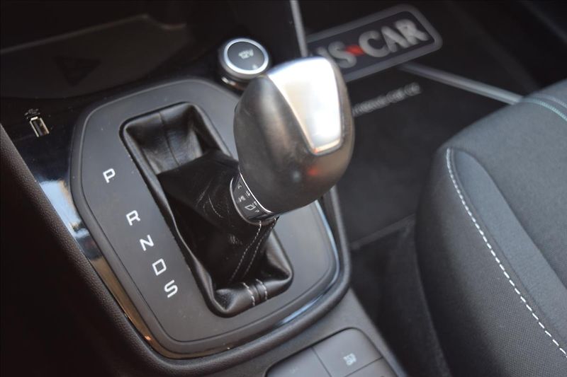 Ford Fiesta 1,0 i 73KW AUTOMAT NÍZKÉ KM - fotka 41 z 45