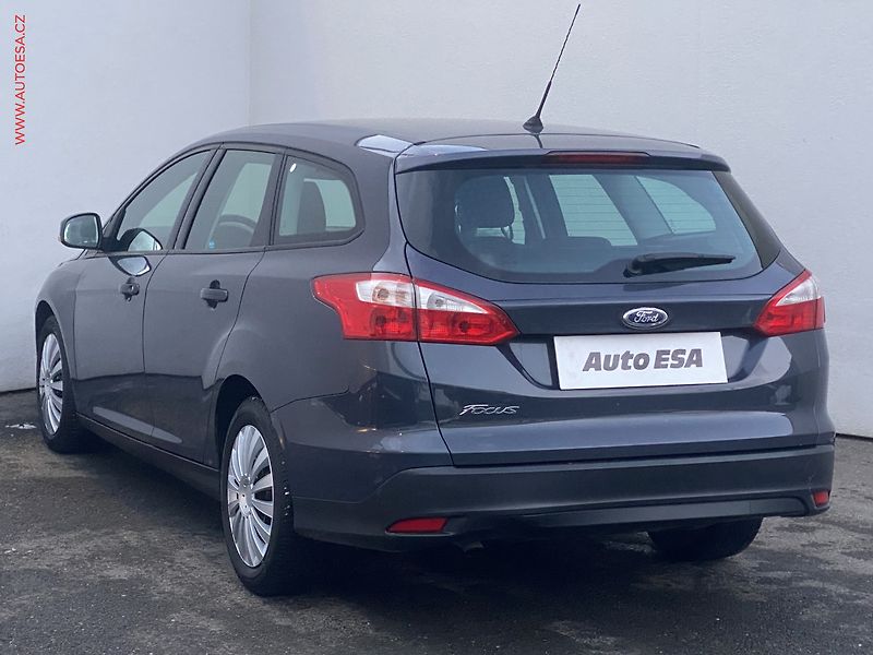 Ford Focus (2014) 1.6 TDCI, AC - fotka 6 z 16