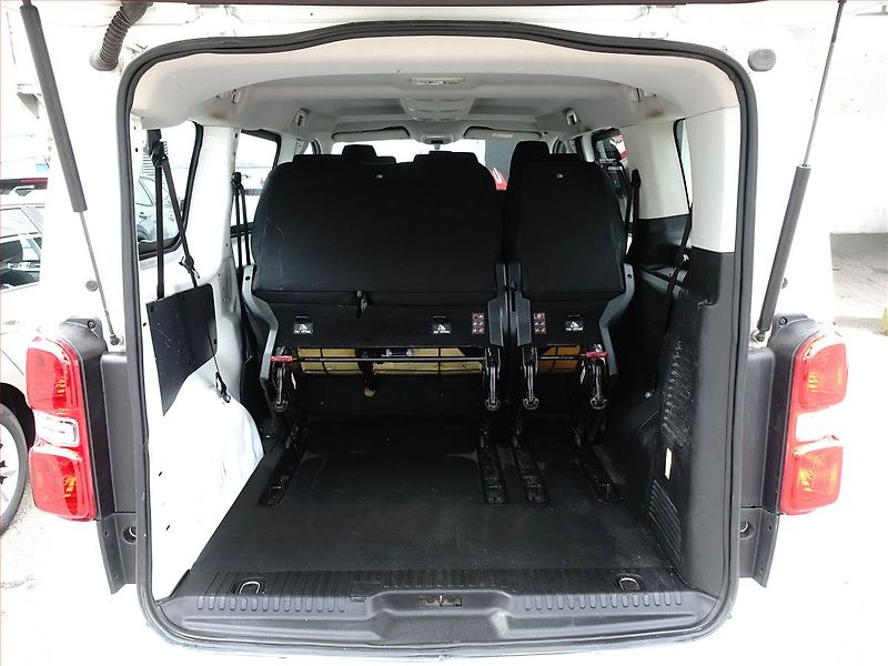 Peugeot Expert (2018) 2.0 BlueHDi, Bus, 9Míst, ČR - fotka 15 z 19