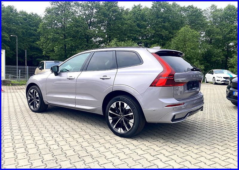 Volvo XC60 (2026) B5AWD PLUS DARK+4SERVIS/ZÁRUKA - fotka 2 z 24