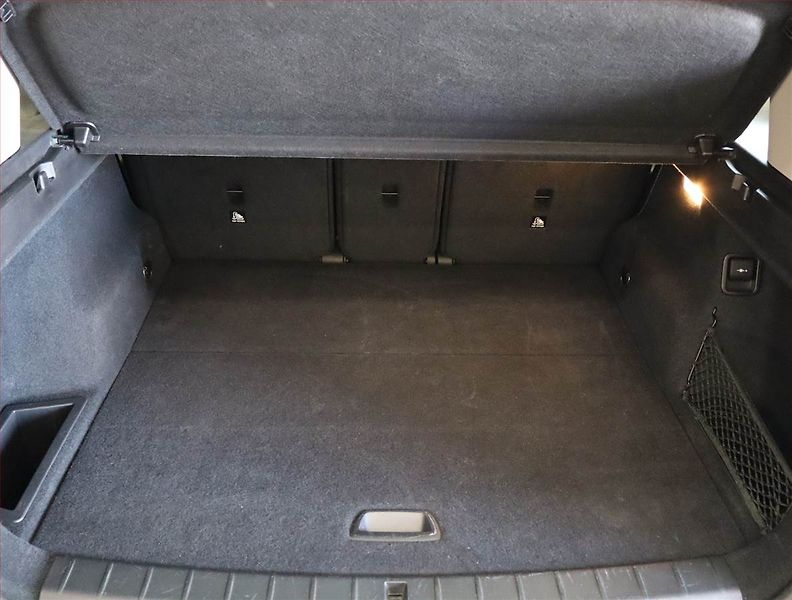 BMW X1 (2018) sDrive18i, Automat, Navi - fotka 14 z 21