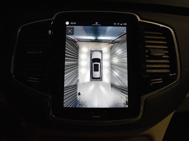 Volvo XC90 2,0 B5 AWD PLUS - fotka 22 z 26