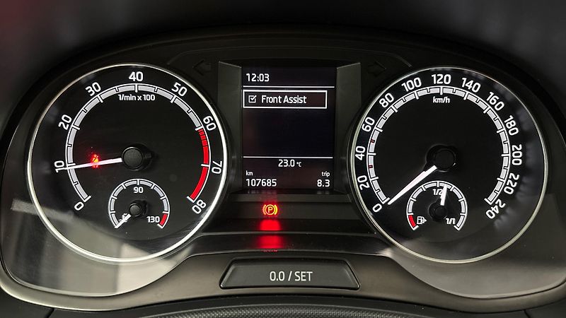 Škoda Fabia 1.0 TSI Ambition Combi - fotka 10 z 23