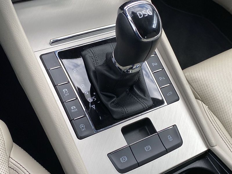 Škoda Superb (2020) 2.0 TSI DSG L&K - fotka 14 z 38