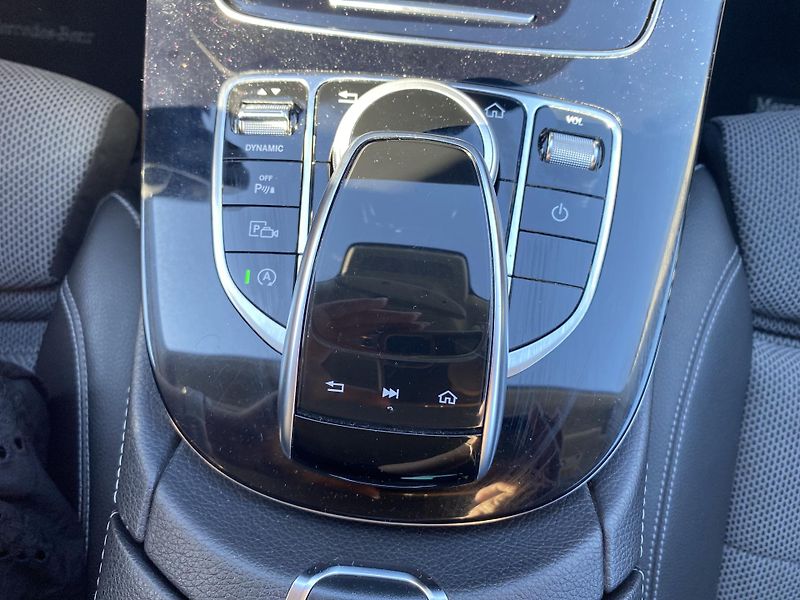 Mercedes-Benz Třídy E E 220 d Avantgarde - fotka 25 z 26