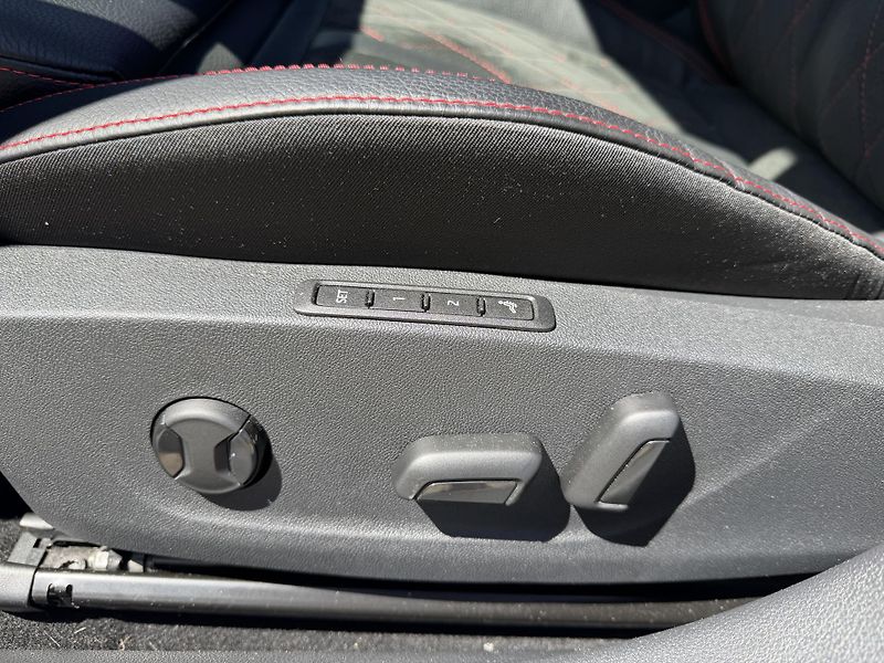 Škoda Octavia IV RS 2,0 TSi/195kW-REZERVACE - fotka 93 z 98