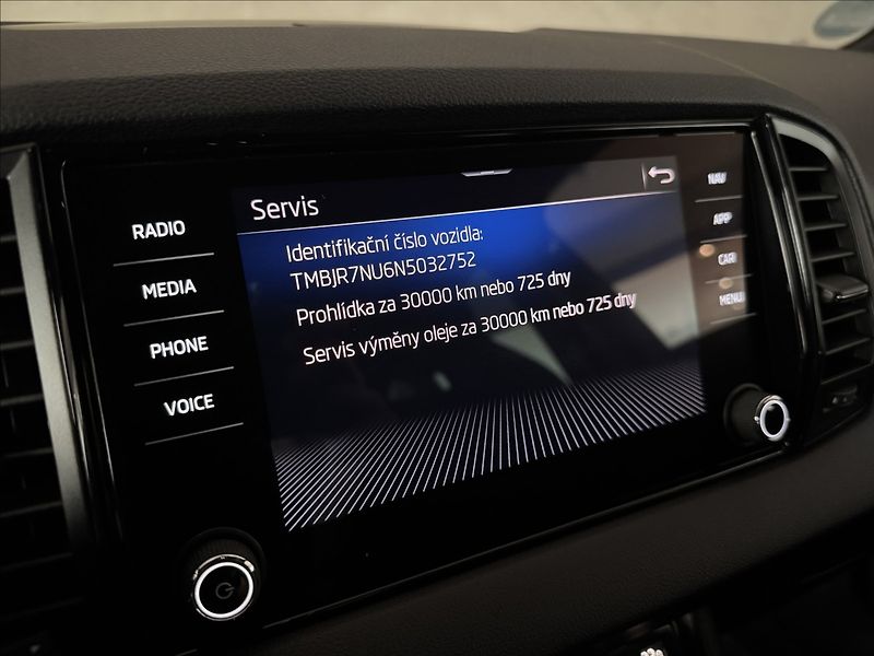 Škoda Karoq 1,5 TSi  DSG Sportline Kessy L - fotka 39 z 49