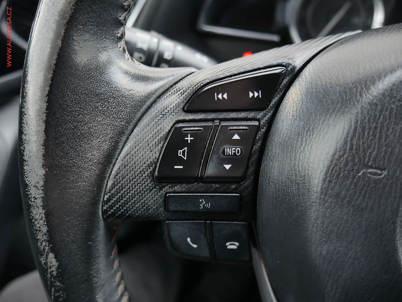 Mazda 3 (2014) 2.0 i, Sport, navi, xenon - fotka 12 z 22