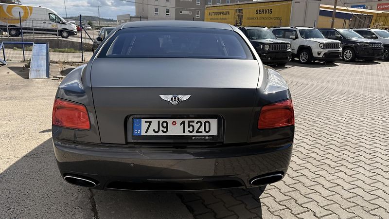 Bentley Flying Spur (2016) 6.0 W12,630PS-335KM/HOD,KRÁSNÝ - fotka 44 z 55