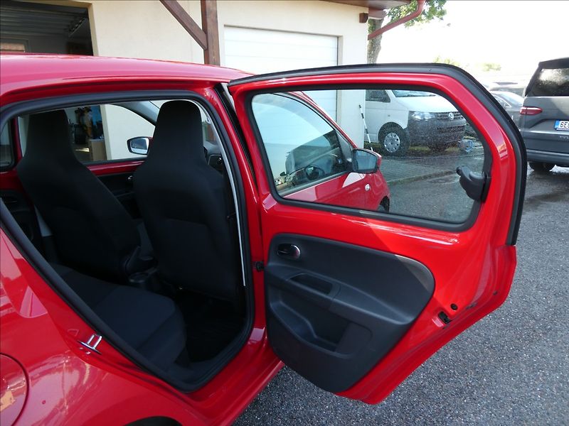 Škoda Citigo 1,0 MPi Elegance,2xkola,1.maji - fotka 21 z 41