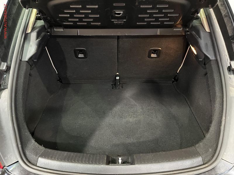 Volkswagen Beetle (2013) 1.6 TDi, ČR, Bixen, AC - fotka 7 z 14