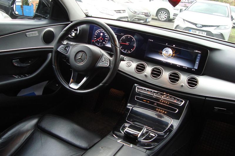 Mercedes-Benz Třídy E (2016) 220 CDi, ČR, Pravidelný servis - fotka 38 z 63