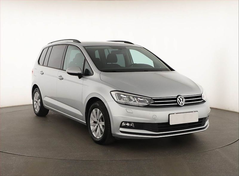 Volkswagen Touran (2017) 1.6 TDI, Navi, Tempomat - fotografie inzerátu