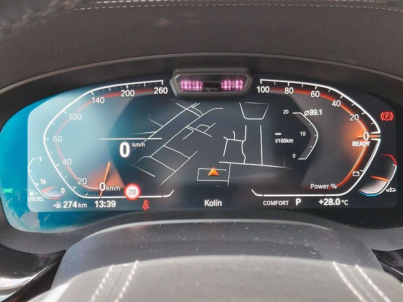 BMW Řada 5 530d xDrive AT Touring - fotka 35 z 71