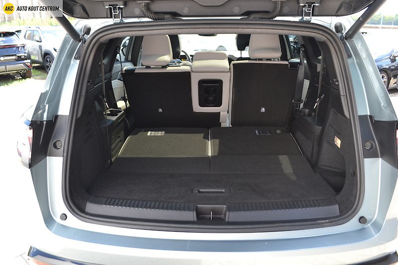 Renault Espace ICONIC E-TECH FULL HYBRID 200k - fotka 31 z 78