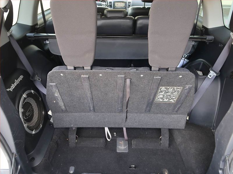 Mitsubishi Outlander (2010) 2.2 DI-D, 4X4, Automat - fotka 19 z 21